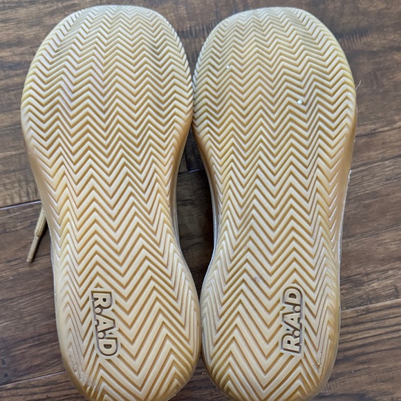Women's RAD Shoes - Picture 4 of 7
